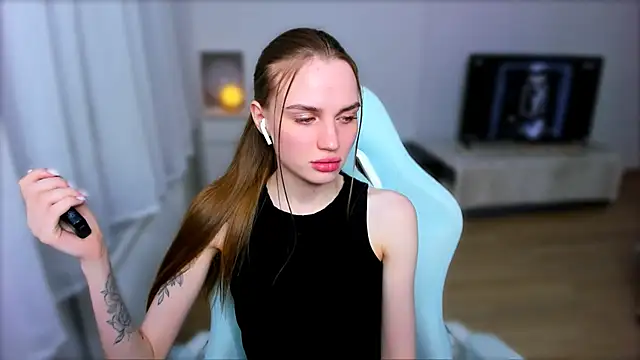 StellaLawless online show from 7, 2, 2025