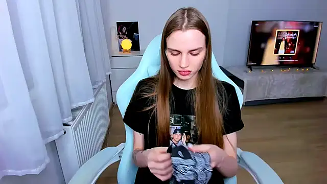 StellaLawless online show from 8, 2, 2025