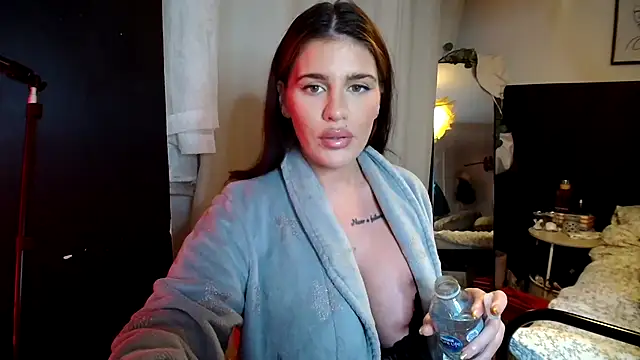 Bustyjessicalouu online show from 28, 12, 2024