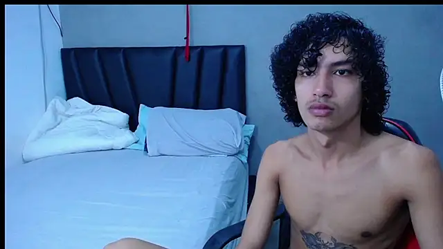 Tayronx33 online show from 4, 11, 2025