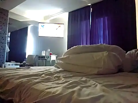 denisxlRo online show from 2, 1, 2025