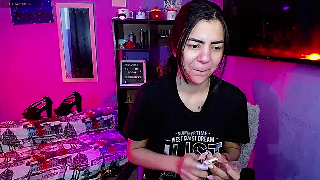 Snapshot of IsisRouse chatting on 29, 11, 2025 IsisRouse online show from 29, 11, 2025