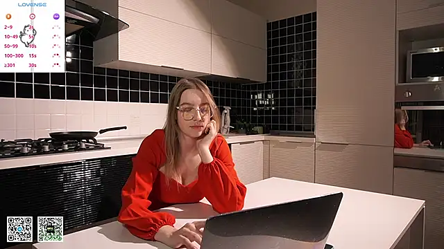 NoreenHatter online show from 25, 1, 2025