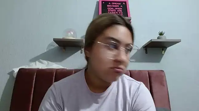 Miabonnett  online show from 13, 1, 2025