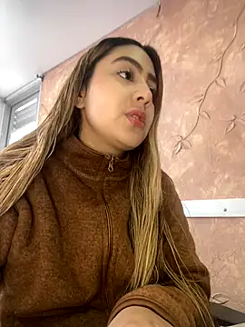 Miabonnett  online show from 13, 10, 2025