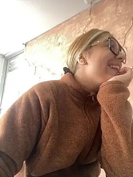 Miabonnett  online show from 3, 11, 2025