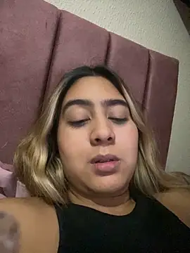 Snapshot of Miabonnett_ chatting on 8, 3, 2026 Miabonnett online show from 8, 3, 2026