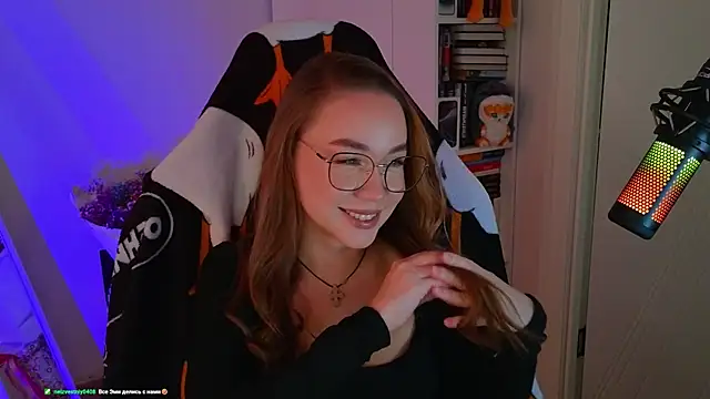 Snapshot of Emili1- chatting on 10, 3, 2025 Emili1- online show from 10, 3, 2025