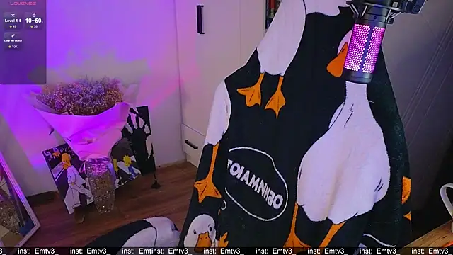 Snapshot of Emili1- chatting on 15, 11, 2025 Emili1- online show from 15, 11, 2025