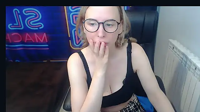 kerakiss877 online show from 8, 1, 2025