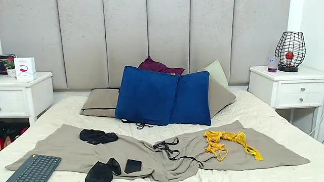 AmbarJacksonn  online show from 4, 12, 2024