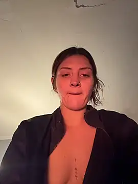 emilysue1 online show from 2, 12, 2025