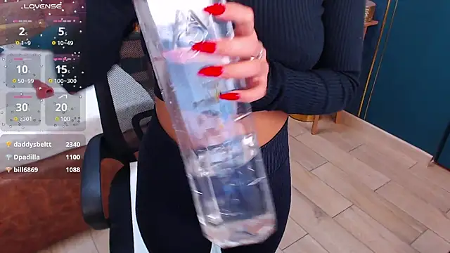 Snapshot of SerenaXMendez chatting on 18, 1, 2025 SerenaXMendez online show from 18, 1, 2025