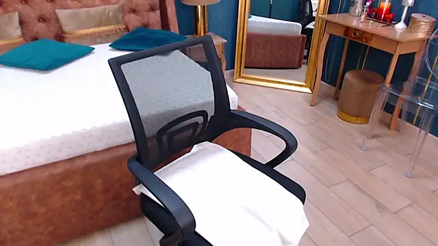 Snapshot of SerenaXMendez chatting on 31, 1, 2025 SerenaXMendez online show from 31, 1, 2025