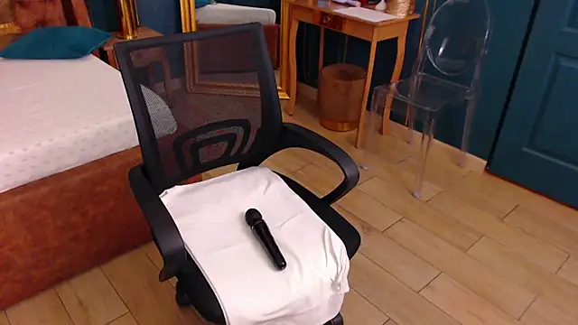 Snapshot of SerenaXMendez chatting on 13, 3, 2025 SerenaXMendez online show from 13, 3, 2025