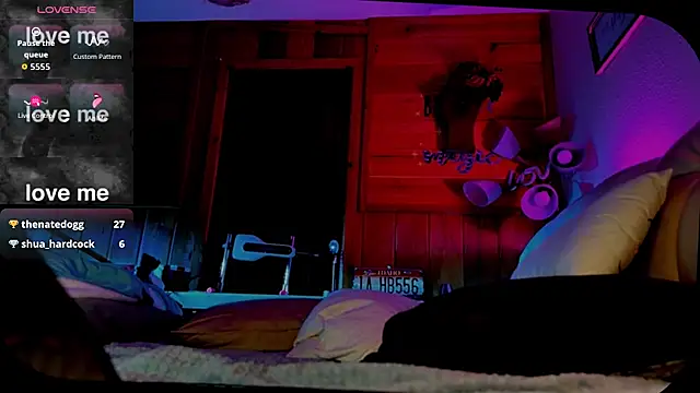 MonroeLoves online show from 25, 3, 2026