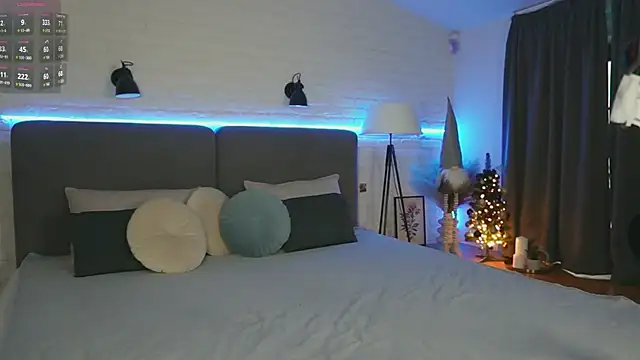 Viola  moon online show from 27, 12, 2024