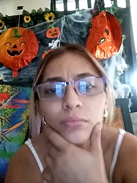 Snapshot of sofia_playful chatting on 23, 10, 2025 sofia playful online show from 23, 10, 2025