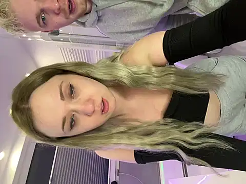 Snapshot of NickyGold_Official chatting on 19, 2, 2025 NickyGold Official online show from 19, 2, 2025