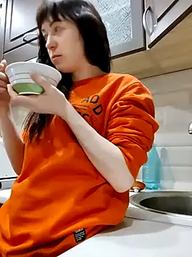 NikaXBerry online show from 1, 1, 2025