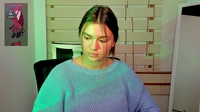 Josephine Kiss online show from 4, 12, 2024