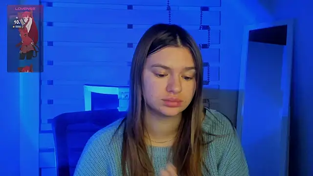 Josephine Kiss online show from 5, 12, 2024