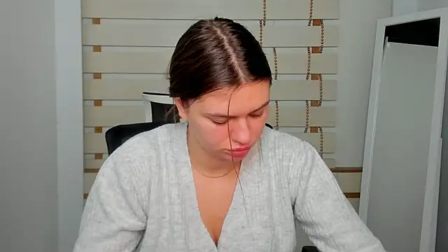 Josephine Kiss online show from 9, 12, 2024