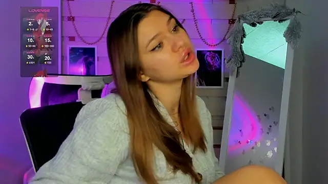 Josephine Kiss online show from 10, 12, 2024