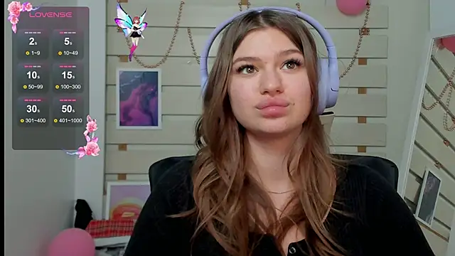 Josephine Kiss online show from 5, 3, 2025