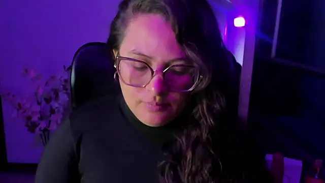 SaraThomso online show from 9, 9, 2025