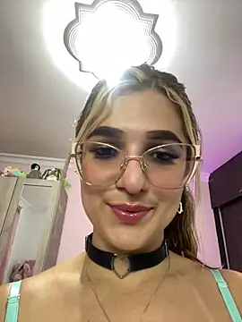 caroline jonson online show from 15, 12, 2024