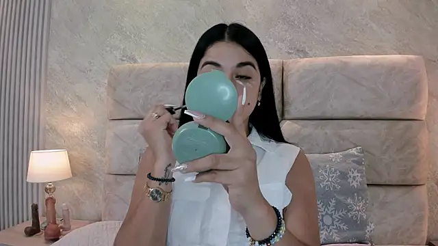 tifany  ross online show from 27, 12, 2024