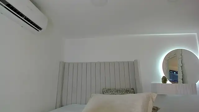 Shelynna azzul online show from 16, 1, 2025