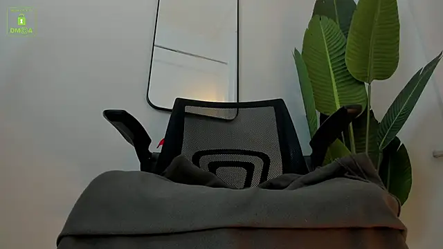 Snapshot of Whitney_Svonn chatting on 4, 2, 2025 Whitney Svonn online show from 4, 2, 2025