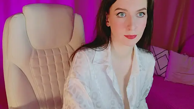 Snapshot of AndreaAshton chatting on 10, 12, 2024 AndreaAshton online show from 10, 12, 2024