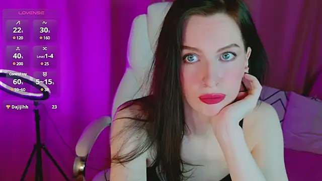 Snapshot of AndreaAshton chatting on 12, 12, 2024 AndreaAshton online show from 12, 12, 2024