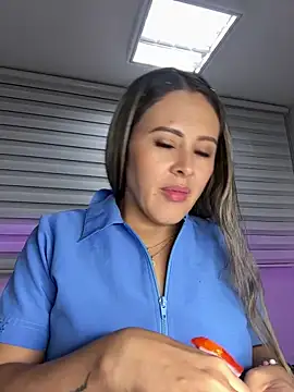 Snapshot of ALONDRAMILF chatting on 2, 2, 2025 ALONDRAMILF online show from 2, 2, 2025