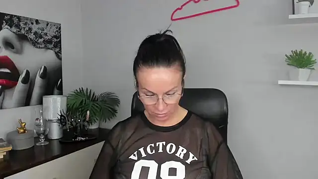 HelenLuxx online show from 19, 12, 2024