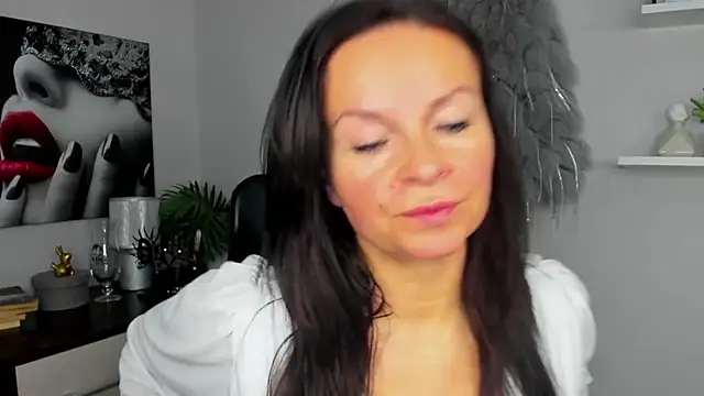 HelenLuxx online show from 8, 1, 2025