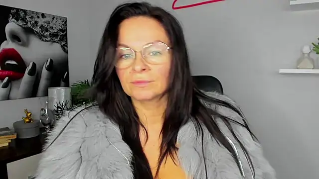 HelenLuxx online show from 11, 1, 2025