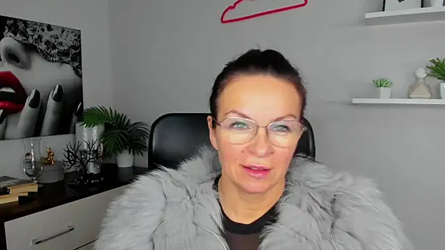 HelenLuxx online show from 14, 1, 2025