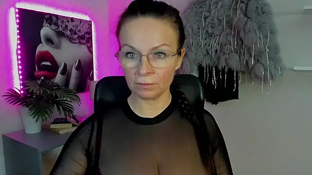 HelenLuxx online show from 21, 3, 2025