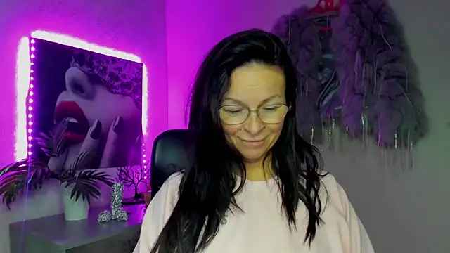 HelenLuxx online show from 30, 11, 2025