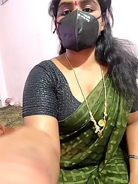 Snapshot of louise92 chatting on 13, 4, 2026 louise92 online show from 13, 4, 2026