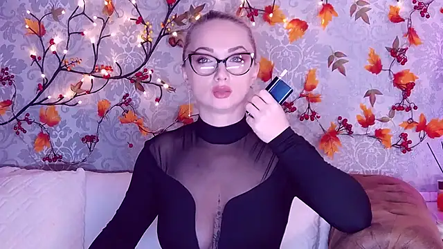 EllianaReese online show from 9, 10, 2025