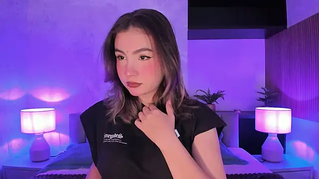 Snapshot of SamantaBone chatting on 17, 10, 2025 SamantaBone online show from 17, 10, 2025