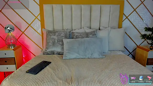 Snapshot of TamyHoney chatting on 27, 10, 2025 TamyHoney online show from 27, 10, 2025