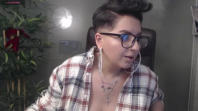 BustyAllyy online show from 17, 12, 2024