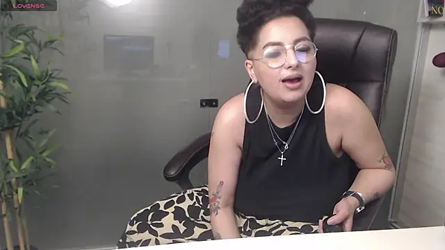 BustyAllyy online show from 4, 1, 2025