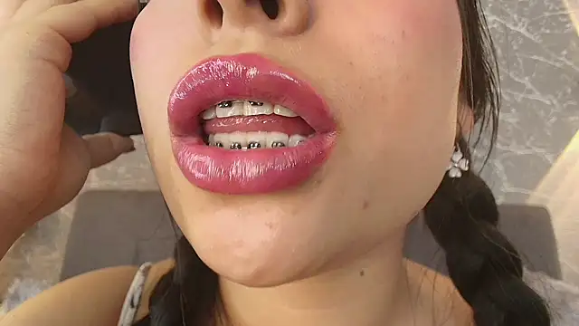 mia roux13 online show from 1, 3, 2025